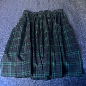 Elegant Green and Black Plaid A-Line Skirt
